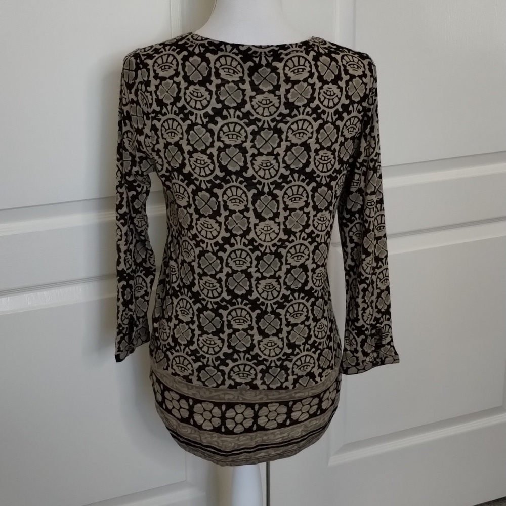 Lucky Brand Blouse Small Tan Black Print V-neck - Picture 6 of 11